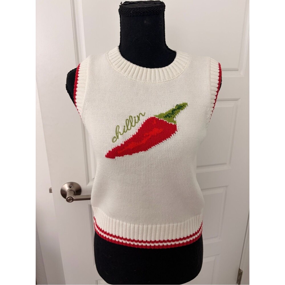 Elan White Sleeveless Knit Sweater with Red Chili Motif